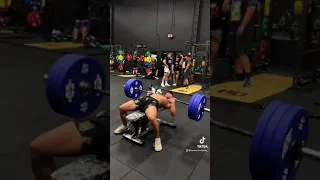 315lbs Bench-Press with no rack 😳⁉️ #viral