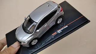 Repaint Diecast Miniatur Honda HR-V Lunar Silver sesuai warna mobil aslinya.. owner om sugiarto.