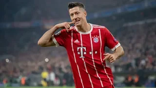 How To Play As A Striker - Robert Lewandowski Player Analysis