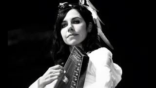 On Battleship Hill - PJ Harvey (Subtítulos en Esapañol)