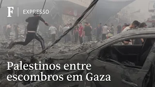 Palestinos vasculham escombros durante novos ataques em Gaza