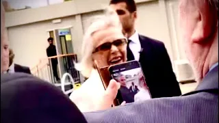 Frida chats with fans at ABBA Voyage premiere 26 May