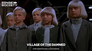 Le Village des Damnés (1995) - Les Enfants Manipulent la Police