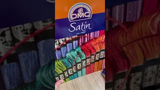 Відеоогляд про карти кольорів ниток різних виробників та зразки рівномірних полотен
