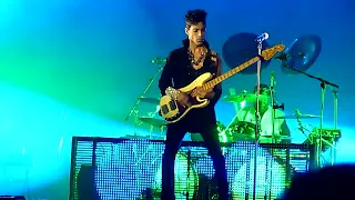 Prince - Pass the Peas (ft Maceo Parker) + Bass Solo (Live) Paris, Stade de France - 30/06/2011