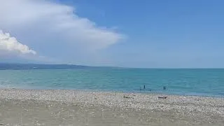 Дикий пляж в г.Сухум, район Маяк, по  ул Адлейба к морю со стороны ул Татарская