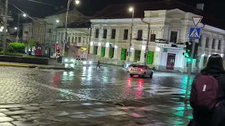 🇺🇦ЧЕРНІВЦІ ЦЕНТРАЛЬНА ПЛОЩА, ВЕЧІР ,СПОКІЙНО І ТИХО