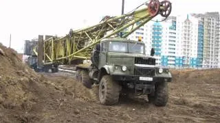 КрАЗ-255, перевозка башенных кранов