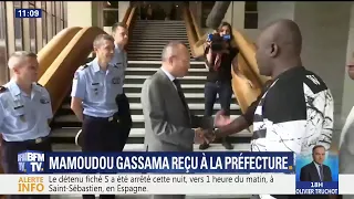 Mamoudou Gassama a reçu son titre de séjour à la préfecture de Bobigny