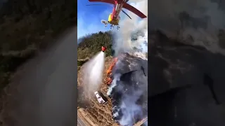 Extinguishing efficient with fire fighting helicopter 🚁