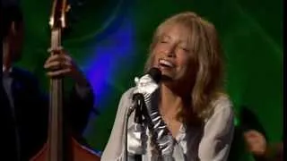 Carly Simon MY FOOLISH HEART on the QM2.m4v