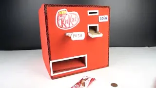 Automat KitKat z kartonu