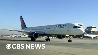 Man caught sneaking onto flight without ticket, FBI investigating