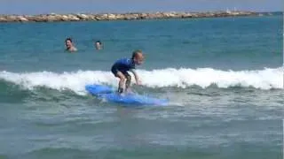 3 years old surfing arbel