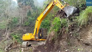 JCB Excavator Cutting Steep Hill Hilly Road Construction