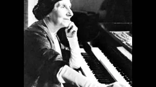 Wanda Landowska plays Mozart Sonata in G KV 283