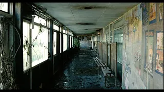Children of Men (2006) by Alfonso Cuarón, Clip: School corridor near Bexhill