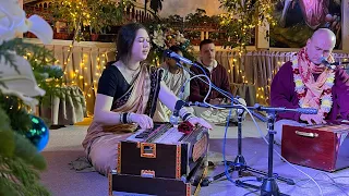 Kirtan - Anuradha mataji and back vocal Vrajasundar prabhu