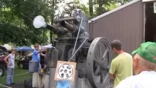 HUGE FAIRBANKS MORSE MODEL 32 ENGINE RUNNING