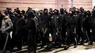 Linke beleidigen Polizisten auf Demo in Leipzig: „Alle Bullen sind sch****!"