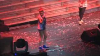Can't Nobody- 2NE1 Live in the Philippines (FanCam)
