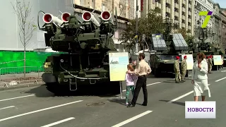 Крещатик в Киеве превратился в выставку боевой техники