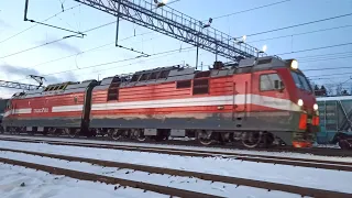 Грузовой поезд с локомотивом "ТрансОйл" 2ЭС4к - 120 и цистернами