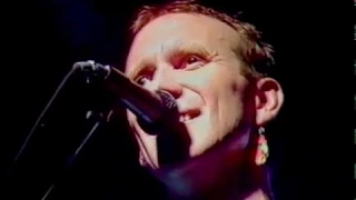 Men At Work : Mr Entertainer (live 1982)