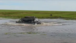 Nissan Payrol Y61 on 38.5s Off Road vs Very Deep Water