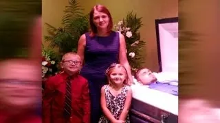 Mom Poses with Kids at Husband's Open Casket to Show Drug Overdose Dangers