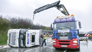 12.01.2023 - Sattelzug stürzt auf A4 bei Eschweiler um - Bergung mit Ladekran