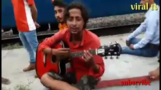 Arijit Singh voice alike sings in train station | Train station singer better than Arijit Singh