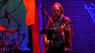 Neil Young, Crazy Horse - Born In Ontario - 2012-11-27 Madison Square Garden, New York - rail HD