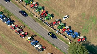 Farmers pay respects to the Queen with tractor guard of honour | ITV News