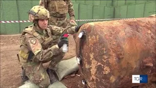 Viterbo, bomba della seconda guerra mondiale inesplosa, artificieri dell'Esercito al lavoro