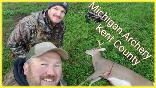 2021 Michigan bowhunt. First successful self filmed deer hunt !