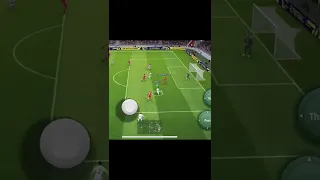Messi dribbles across Bayern Munich defense and then chips Neuer incredibly on EFOOTBALL 2022 Mobile