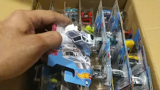 Охота на Hot Wheels STH деребан 4 коробок