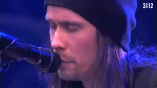 Alter Bridge: "Watch Over You" Live at Pink Pop 2011