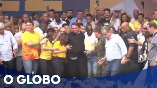 Palanque de Bolsonaro quase cai no Rio de Janeiro