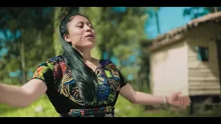 Vivir Cantando - Maura Tumax (Video Oficial)