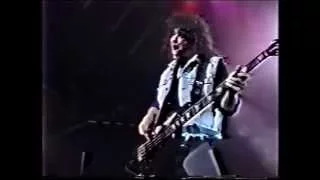 2. Walk in the Shadows [Queensrÿche - Live in Auburn Hills 1991/10/25]