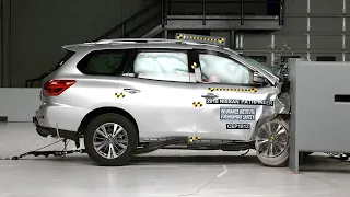 2018 Nissan Pathfinder passenger-side small overlap IIHS crash test