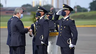 Así realizan su ascenso los nuevos oficiales y suboficiales de su Fuerza Aérea Colombiana | A Volar