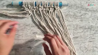 The Easiest Macramé Wall Hanging / Mini Macramé Tutorial For Total Beginners.