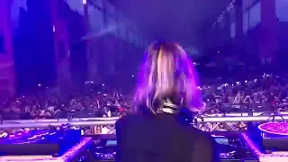 Nina Kraviz plays RETRO CLASSIC_ The house of hous