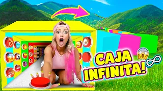 CAJA INFINITA CON MÁS DE 100 BOTONES MISTERIOSOS !! 😱 *EXTREMO* | Katie Angel