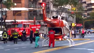 Helicoptero aterriza en Av. Las Heras y traslada herido de un hospital a otro