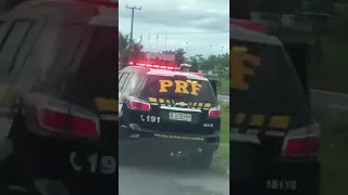 Perseguição policial termina com uma pessoa presa e armas apreendidas em Araquari