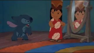 Lilo y Stich!  ESTÁS TOCANDOME!!